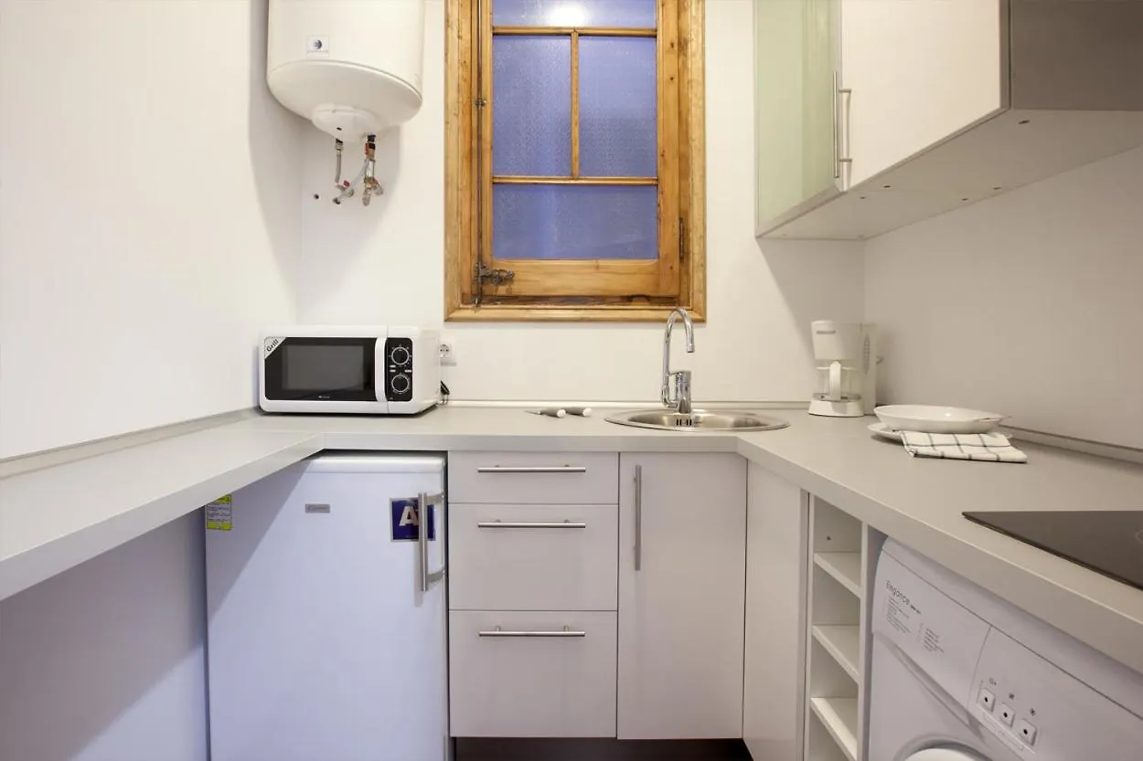 Central Apartment In Eixample Barcelona