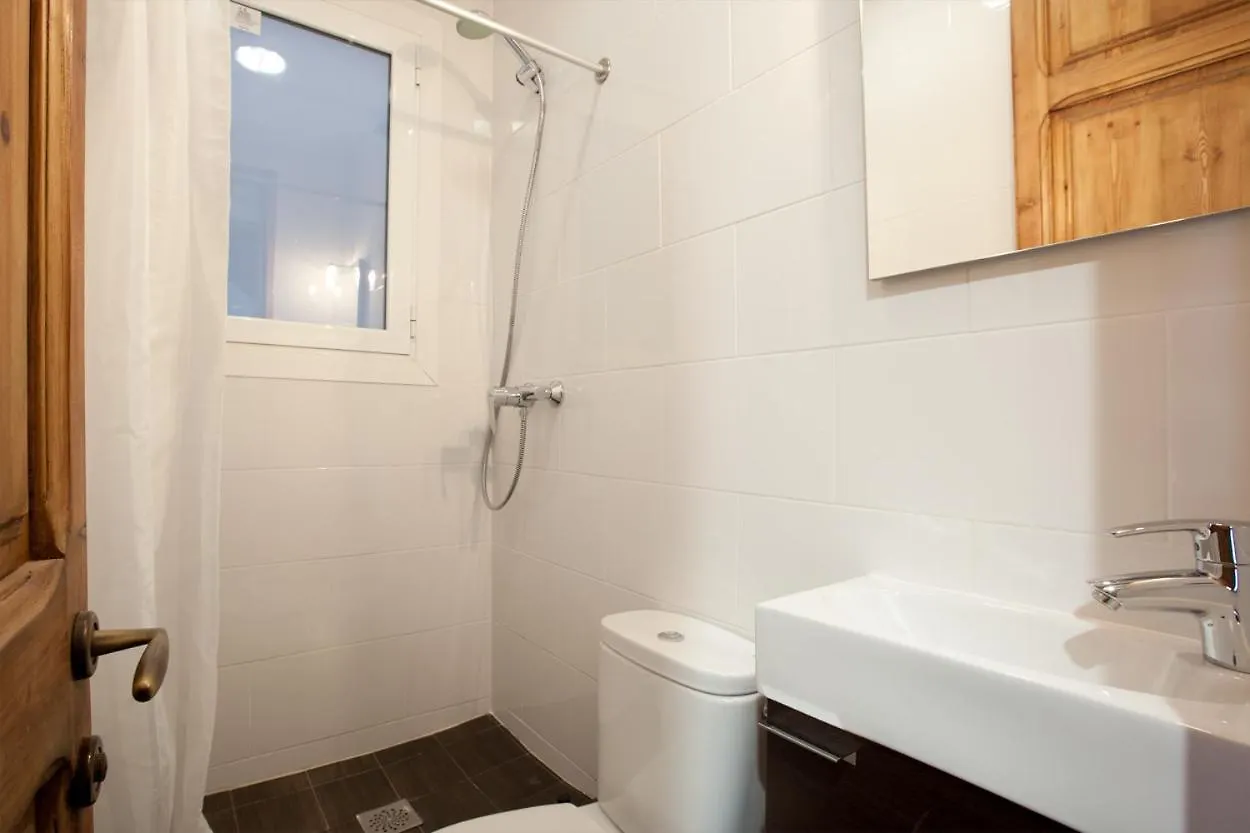 Central Apartment In Eixample Barcelona Spain