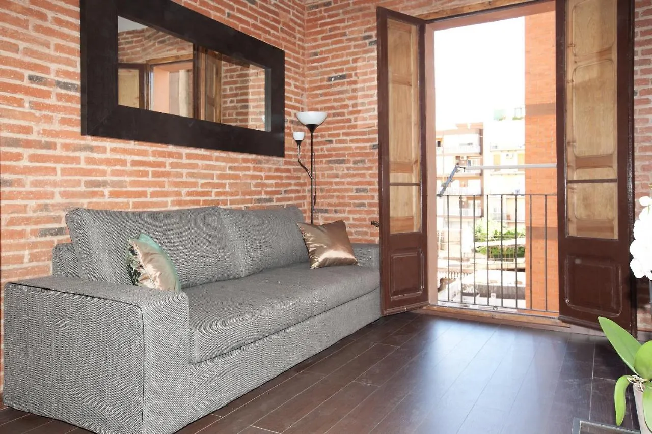 Central Apartment In Eixample Barcelona